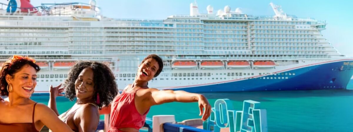 Ragazze divertite prima di salire a bordo della loro crociera