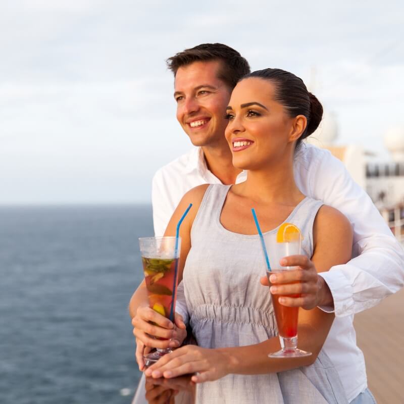 coppia durante una mini crociera