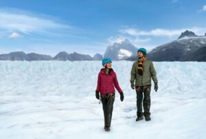coppia durante un escursione in Alaska