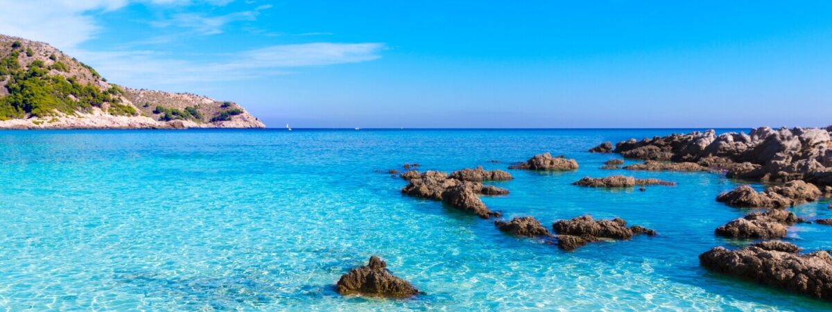 spiaggia nel mediterraneo